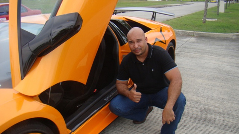 Illustration for article titled Meet The Internet Frauds Who Want To Sell You A Top Gear-Endorsed $49,000 Bugatti